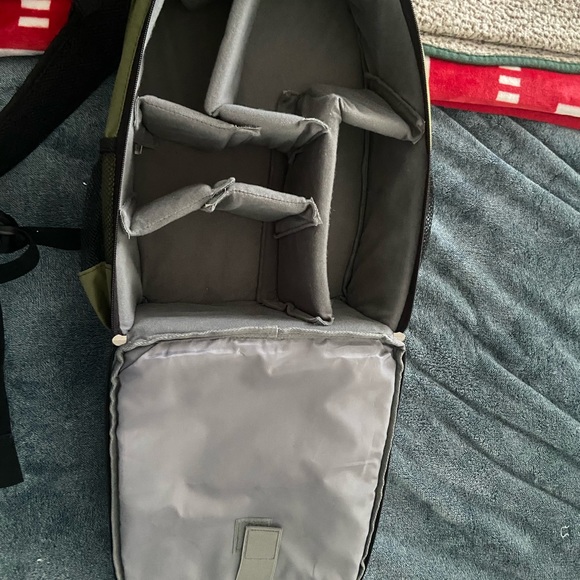 Small Green Camera Backpack - Picture 2 of 4